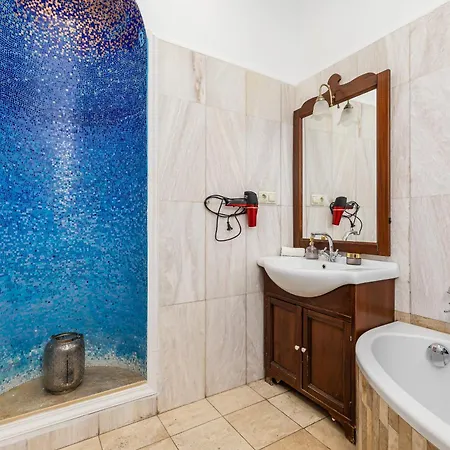 Real Andrássy Budapest