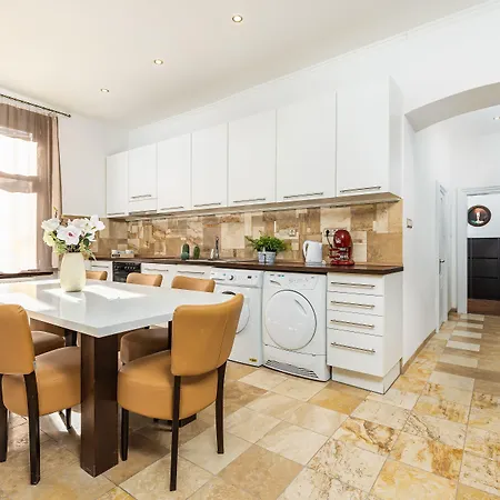 דירה Real Andrassy בודפשט