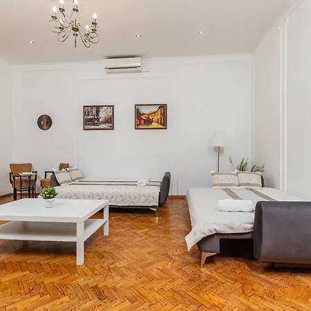 Appartement Real Andrassy *