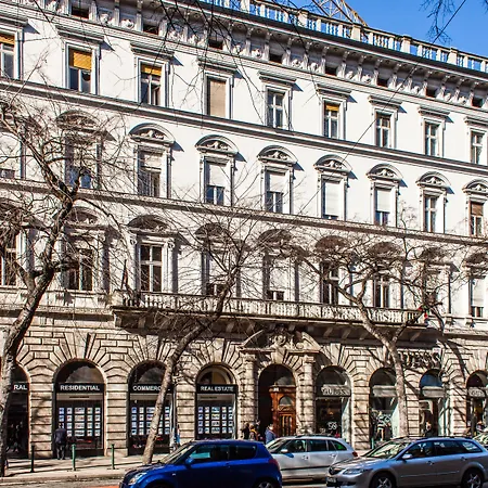 Real Andrassy Apartment *