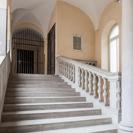 Real Andrassy Apartment *