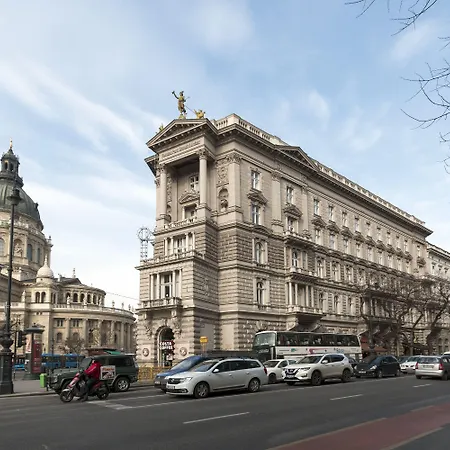 Real Andrassy * Budapesta