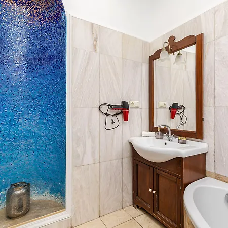 Real Andrassy Apartment Budapest