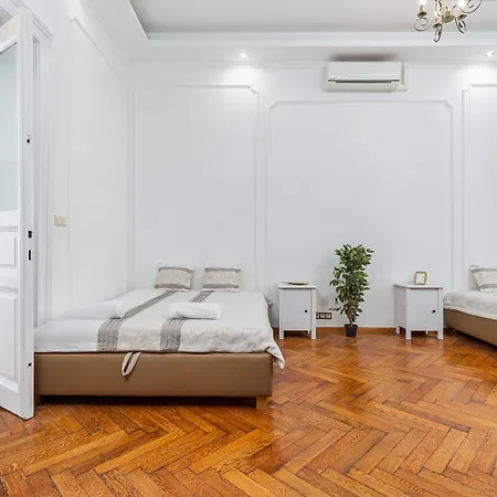 Real Andrassy Apartament