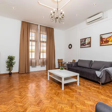 Real Andrassy Apartament