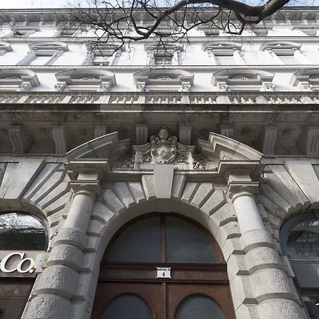 Real Andrassy Apartment *