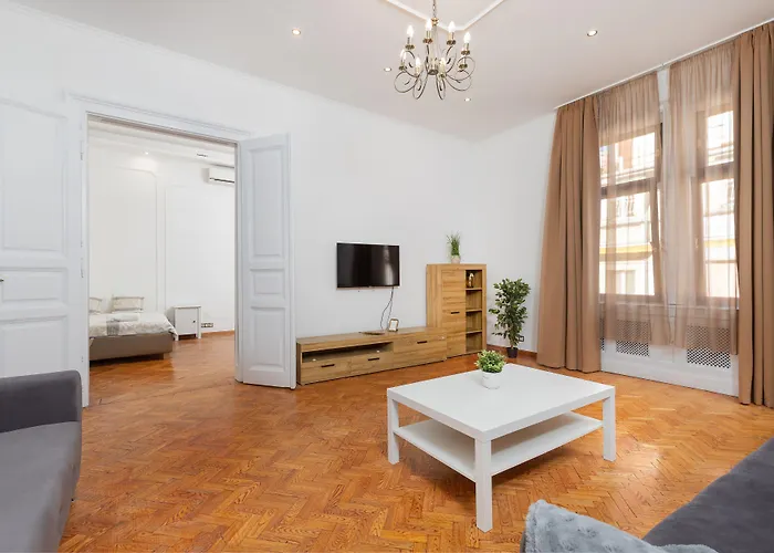 Real Andrássy Budapest