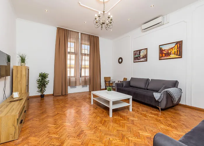 Real Andrássy Apartman