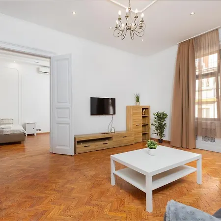 Real Andrassy Budapest