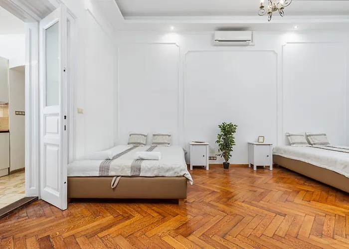 Real Andrassy Апартаменты