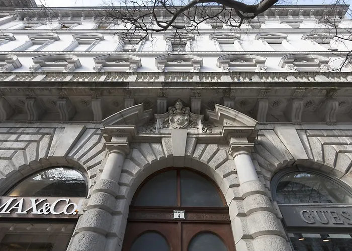 Real Andrassy Апартаменты *